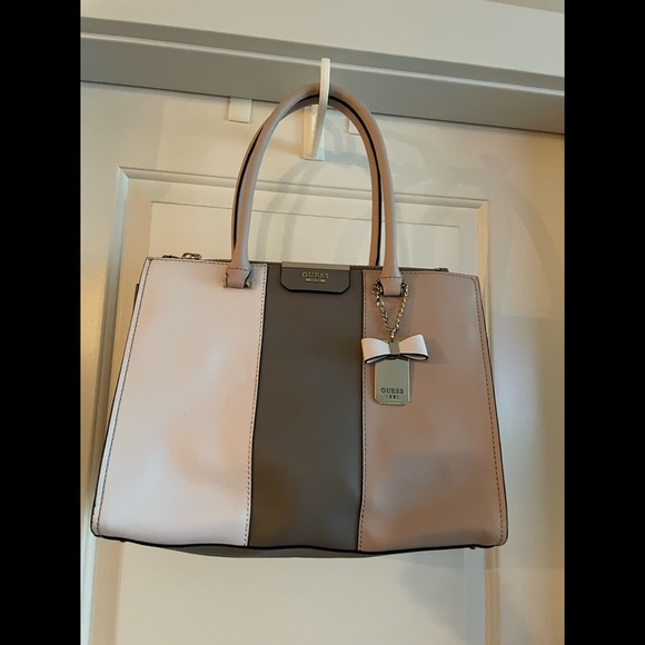 Guess tote handbag - Picture 2 of 3